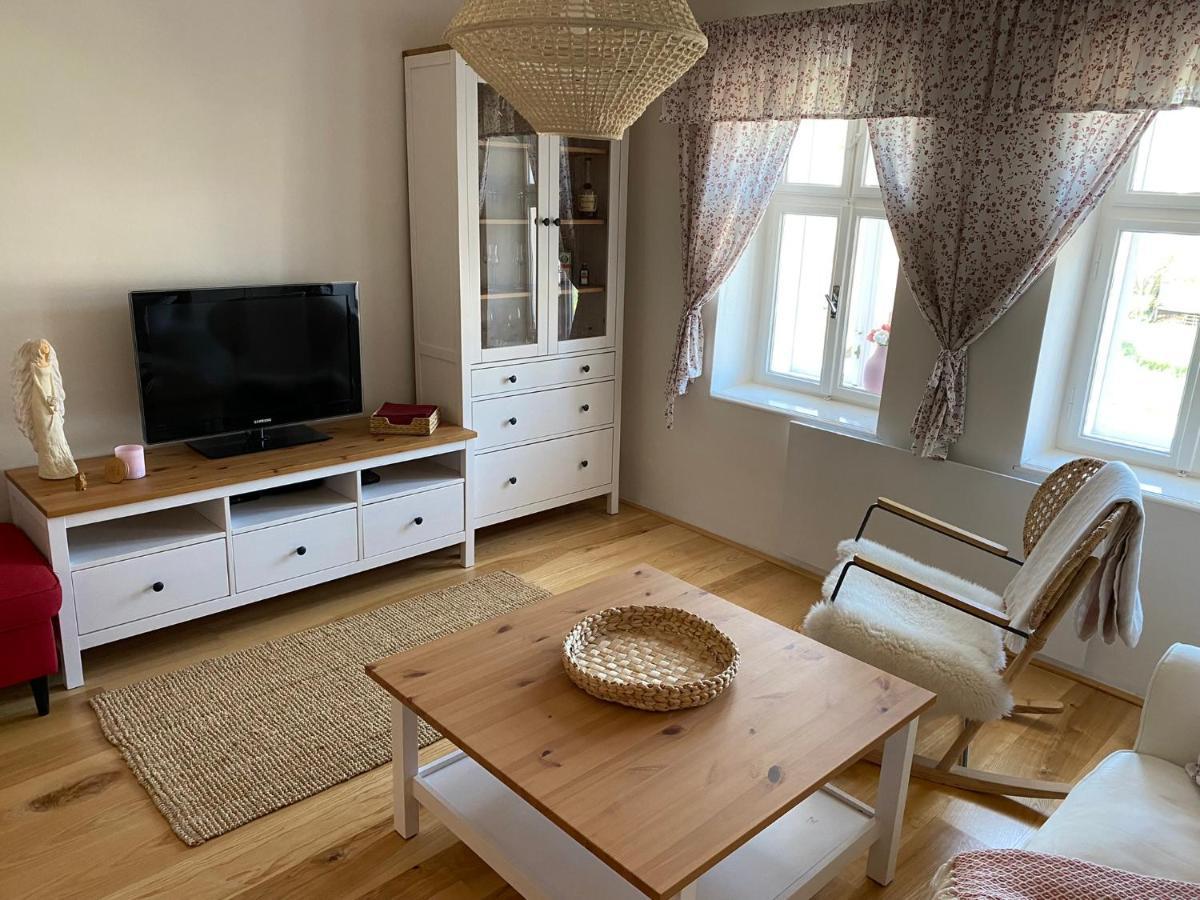 Nad Slovackym Sklipkem Tupesy